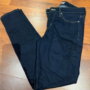 Levi’s Shaping Skinny